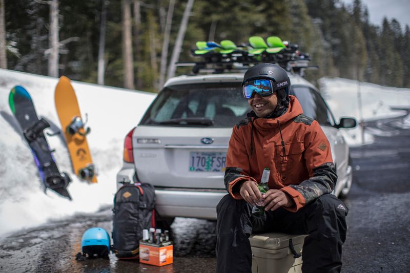 картинка Автобагажники для лыж и сноубордов Thule Snowpro компании RACK WORLD