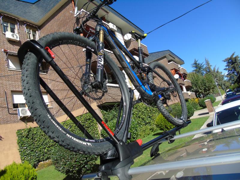 картинка Спасение для автовладельцев: крепление для велосипеда на крышу компании RACK WORLD