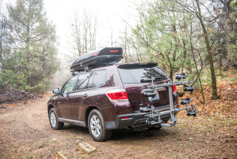 картинка Багажник на крышу автомобиля  +  автобокс = идеальный комплект на все случаи жизни компании RACK WORLD